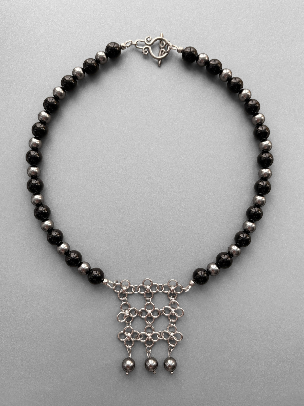 Lattice Shell Pearl Necklace