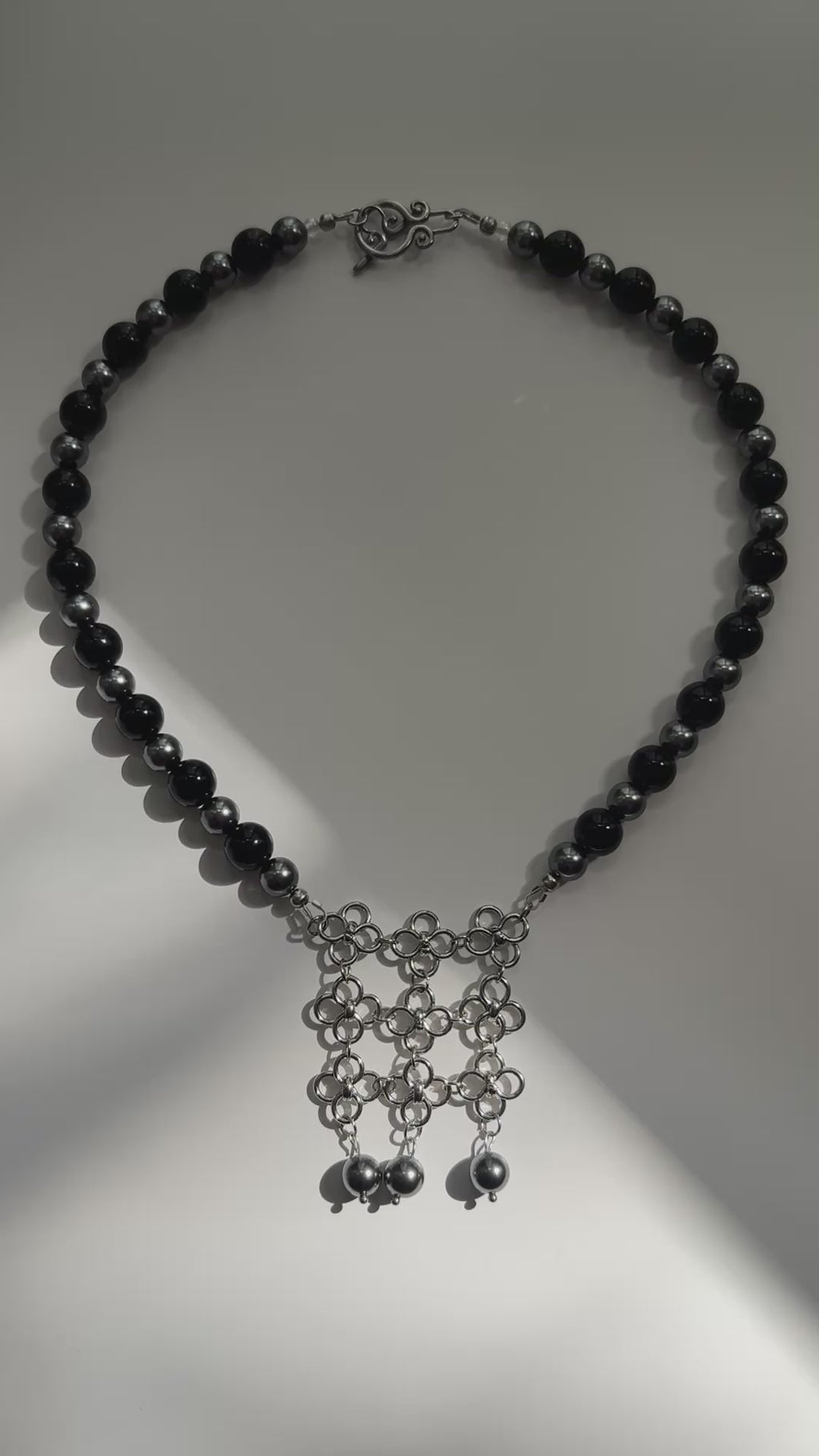Lattice Shell Pearl Necklace